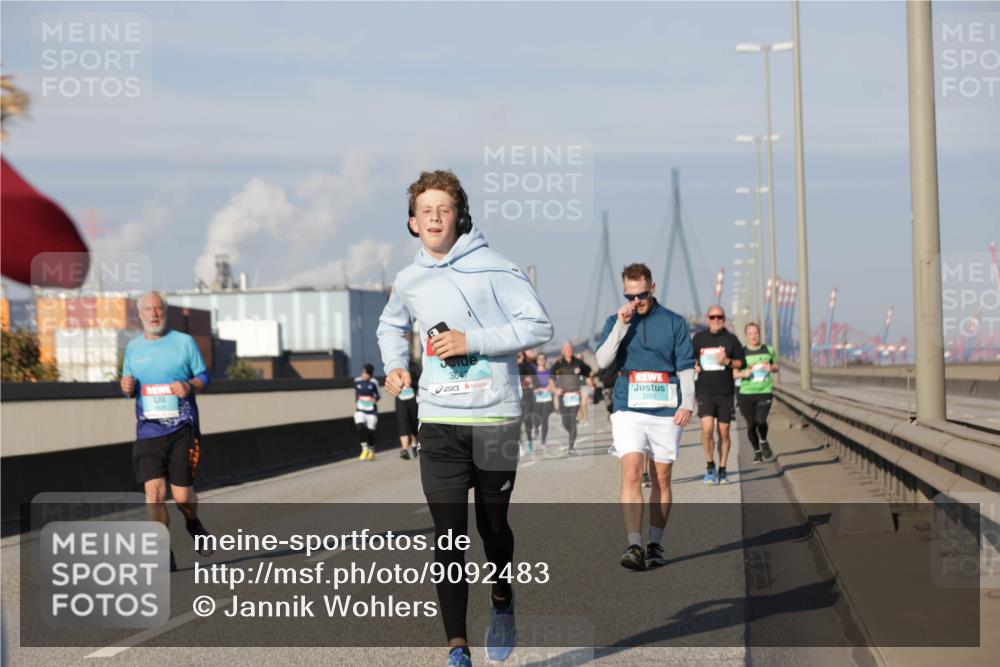 03.10.2025 - Köhlbrandbrückenlauf Jannik Wohlers http://msf.ph/oto/9092483 03.10.2025 10:00:02 Position 3 3647, 3180 meine-sportfotos.de