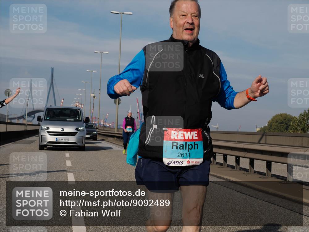 03.10.2025 - Köhlbrandbrückenlauf Fabian Wolf http://msf.ph/oto/9092489 03.10.2025 10:28:18 Position 3 3195, 2611 meine-sportfotos.de