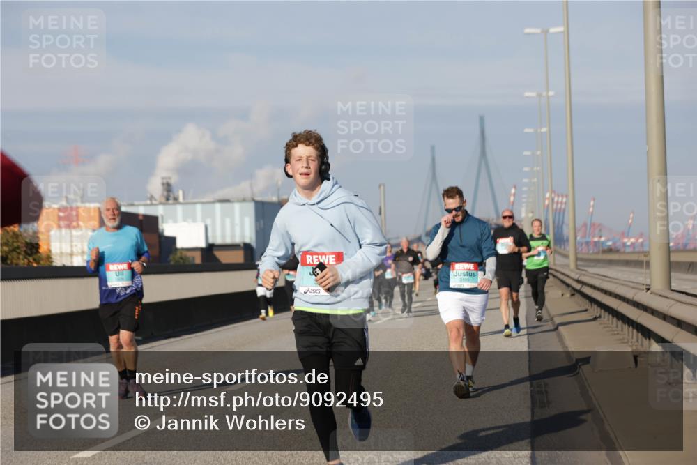 03.10.2025 - Köhlbrandbrückenlauf Jannik Wohlers http://msf.ph/oto/9092495 03.10.2025 10:00:02 Position 3 3180 meine-sportfotos.de