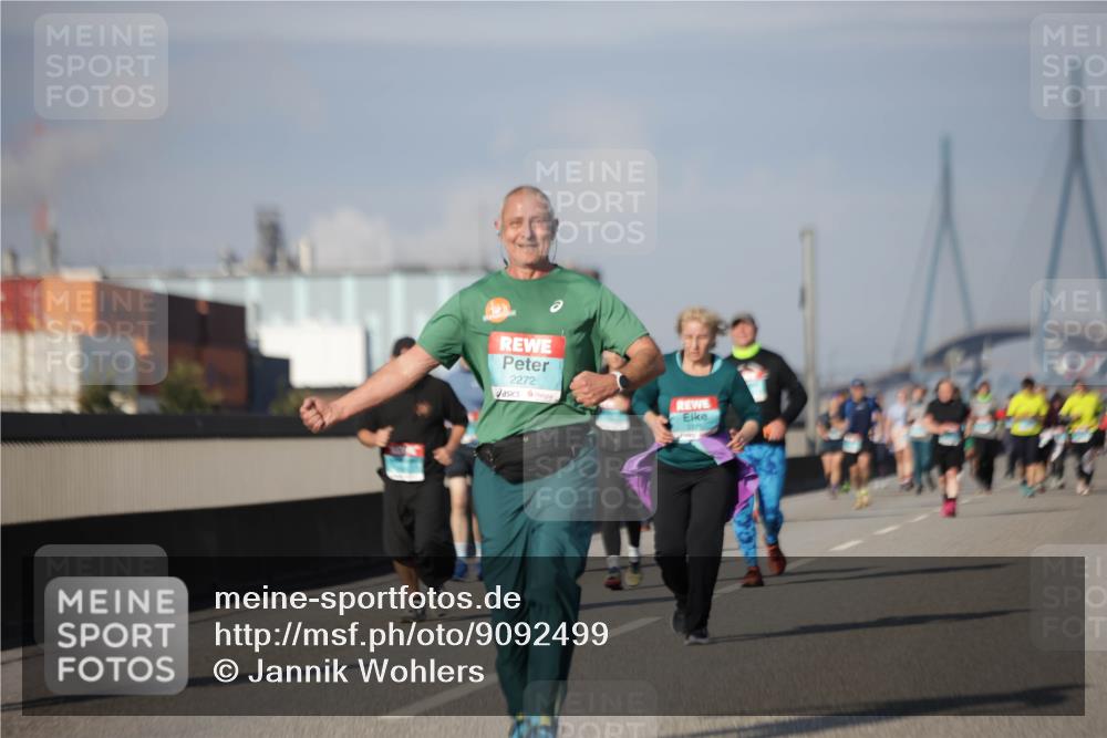 03.10.2025 - Köhlbrandbrückenlauf Jannik Wohlers http://msf.ph/oto/9092499 03.10.2025 10:11:45 Position 3 2272, 2175 meine-sportfotos.de