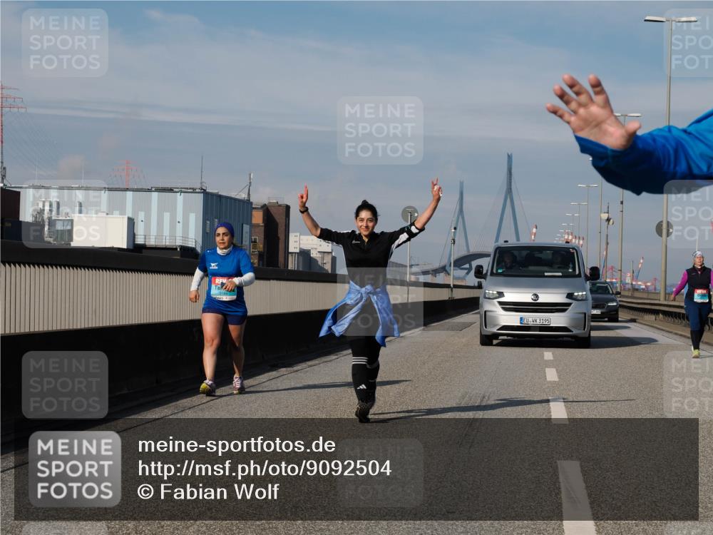 03.10.2025 - Köhlbrandbrückenlauf Fabian Wolf http://msf.ph/oto/9092504 03.10.2025 10:28:18 Position 3 3195 meine-sportfotos.de