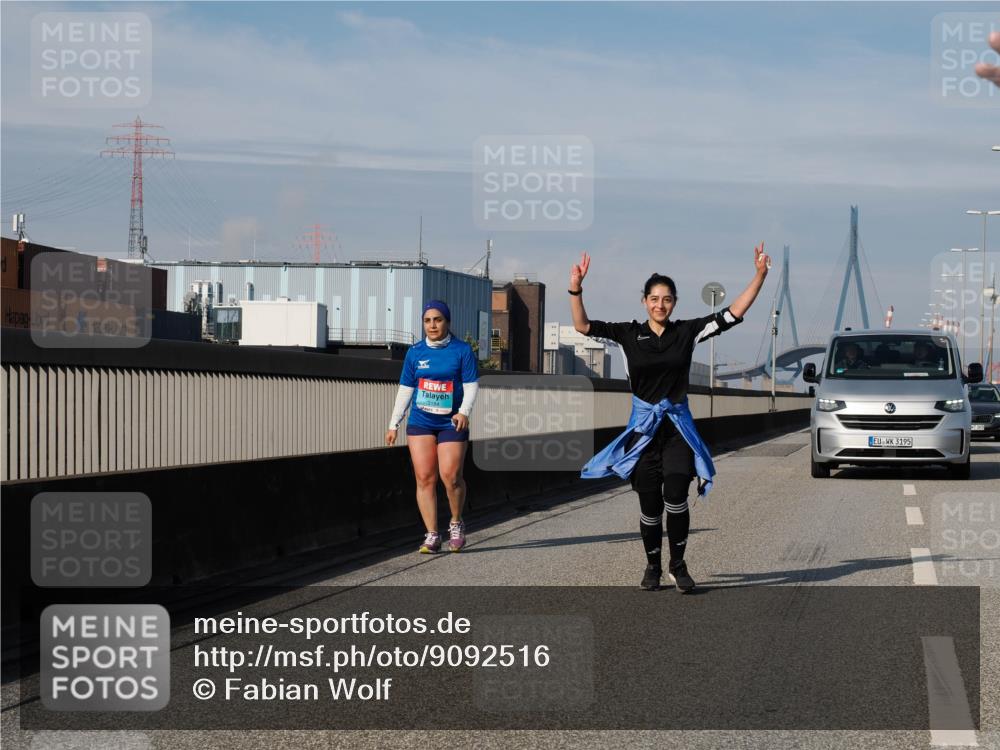 03.10.2025 - Köhlbrandbrückenlauf Fabian Wolf http://msf.ph/oto/9092516 03.10.2025 10:28:18 Position 3 3184, 3195 meine-sportfotos.de