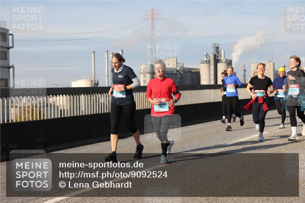 03.10.2025 - Köhlbrandbrückenlauf Lena Gebhardt http://msf.ph/oto/9092524 03.10.2025 10:08:23 Position 2 3604 meine-sportfotos.de