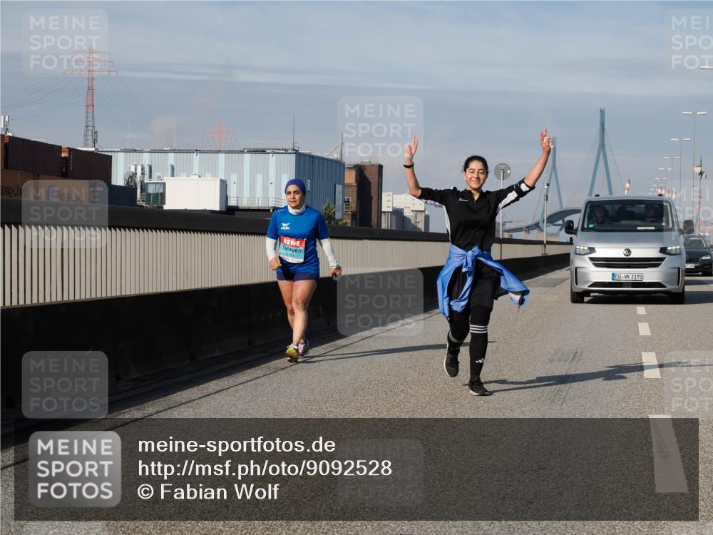 03.10.2025 - Köhlbrandbrückenlauf Fabian Wolf http://msf.ph/oto/9092528 03.10.2025 10:28:19 Position 3 3184, 3195 meine-sportfotos.de