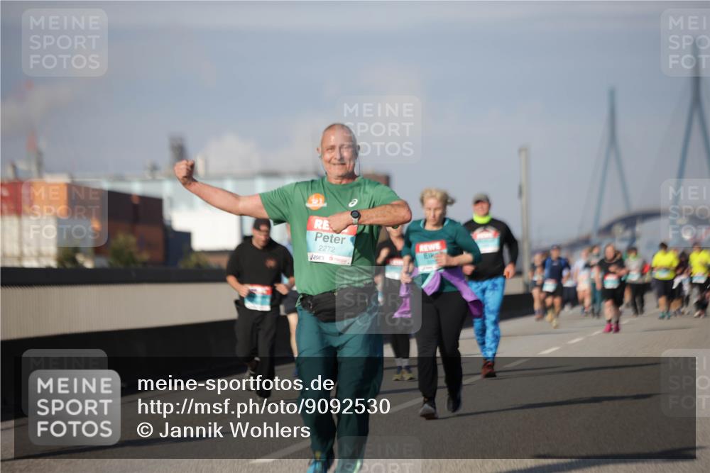03.10.2025 - Köhlbrandbrückenlauf Jannik Wohlers http://msf.ph/oto/9092530 03.10.2025 10:11:45 Position 3 2272 meine-sportfotos.de