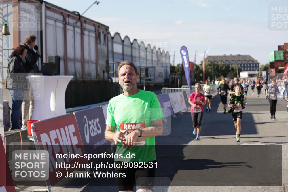 03.10.2025 - Köhlbrandbrückenlauf Jannik Wohlers http://msf.ph/oto/9092531 03.10.2025 13:20:02 Ziel 4433, 4721, 5037, 5175, 5328, 5456, 5481, 5656, 5657, 5658, 5841, 6068, 6414, 6567, 6568, 6589, 6649, 6663 meine-sportfotos.de
