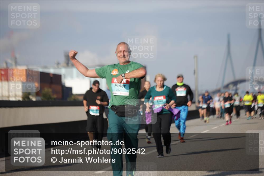 03.10.2025 - Köhlbrandbrückenlauf Jannik Wohlers http://msf.ph/oto/9092542 03.10.2025 10:11:45 Position 3 2272 meine-sportfotos.de