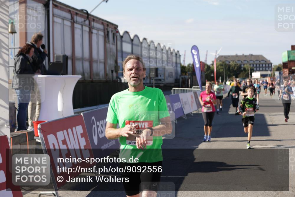 03.10.2025 - Köhlbrandbrückenlauf Jannik Wohlers http://msf.ph/oto/9092556 03.10.2025 13:20:02 Ziel 4433, 4721, 5037, 5175, 5328, 5456, 5481, 5656, 5657, 5658, 5841, 6068, 6414, 6567, 6568, 6589, 6649, 6663 meine-sportfotos.de