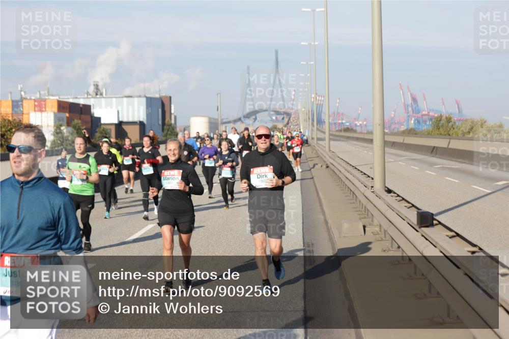 03.10.2025 - Köhlbrandbrückenlauf Jannik Wohlers http://msf.ph/oto/9092569 03.10.2025 10:00:08 Position 3 3180, 6, 1304 meine-sportfotos.de
