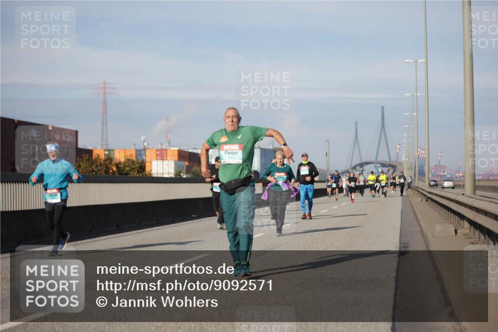 03.10.2025 - Köhlbrandbrückenlauf Jannik Wohlers http://msf.ph/oto/9092571 03.10.2025 10:11:46 Position 3 2272 meine-sportfotos.de