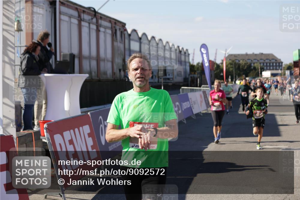 03.10.2025 - Köhlbrandbrückenlauf Jannik Wohlers http://msf.ph/oto/9092572 03.10.2025 13:20:02 Ziel 4433, 4721, 5037, 5175, 5328, 5456, 5481, 5656, 5657, 5658, 5841, 6068, 6414, 6567, 6568, 6589, 6649, 6663 meine-sportfotos.de