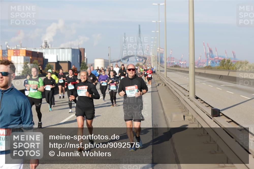 03.10.2025 - Köhlbrandbrückenlauf Jannik Wohlers http://msf.ph/oto/9092575 03.10.2025 10:00:08 Position 3 1304, 1303 meine-sportfotos.de