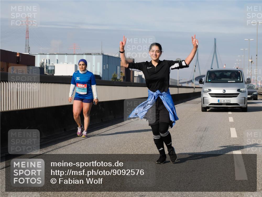 03.10.2025 - Köhlbrandbrückenlauf Fabian Wolf http://msf.ph/oto/9092576 03.10.2025 10:28:20 Position 3 3184, 3195 meine-sportfotos.de