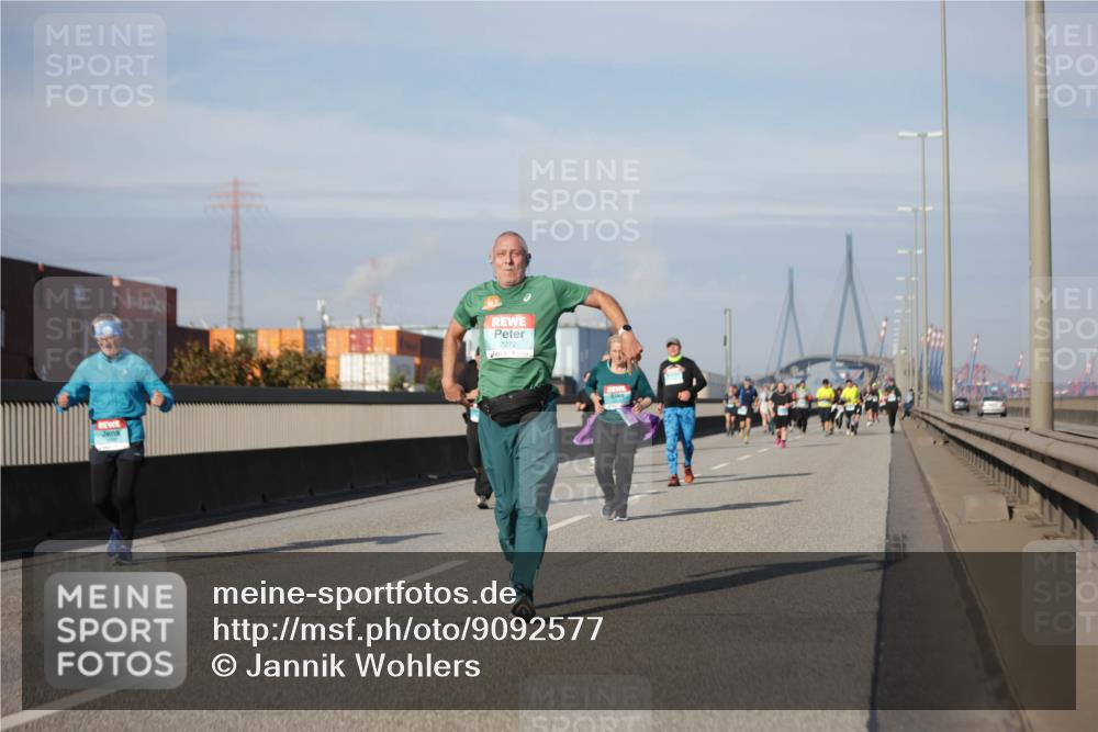 03.10.2025 - Köhlbrandbrückenlauf Jannik Wohlers http://msf.ph/oto/9092577 03.10.2025 10:11:46 Position 3 2272 meine-sportfotos.de