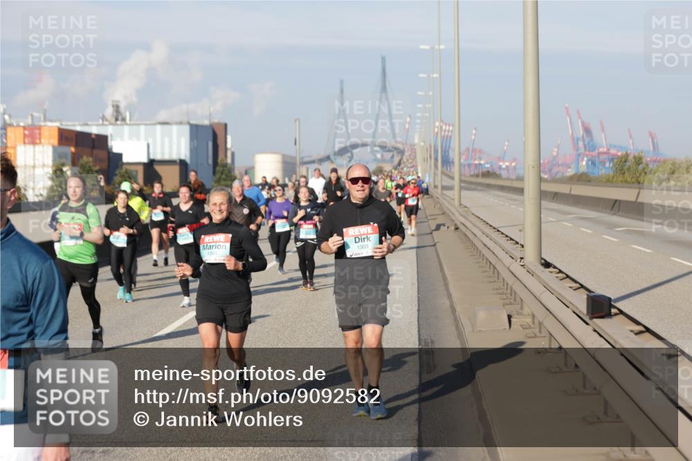 03.10.2025 - Köhlbrandbrückenlauf Jannik Wohlers http://msf.ph/oto/9092582 03.10.2025 10:00:08 Position 3 1304, 1303 meine-sportfotos.de
