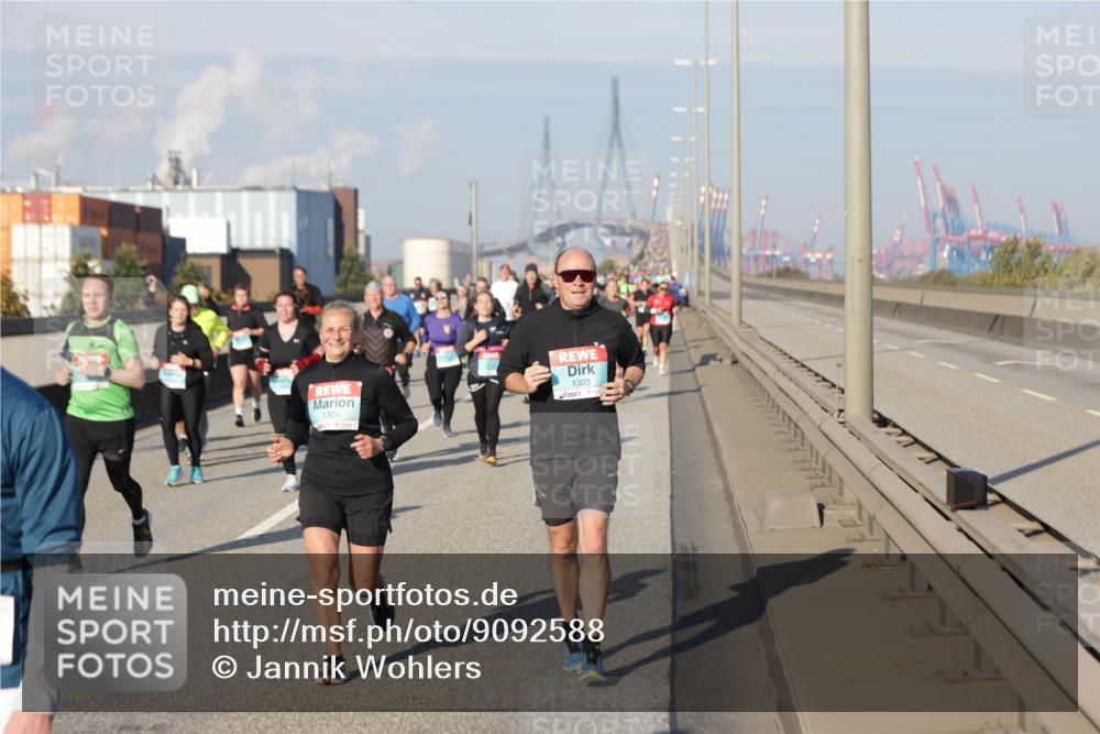03.10.2025 - Köhlbrandbrückenlauf Jannik Wohlers http://msf.ph/oto/9092588 03.10.2025 10:00:08 Position 3 1304, 1303 meine-sportfotos.de
