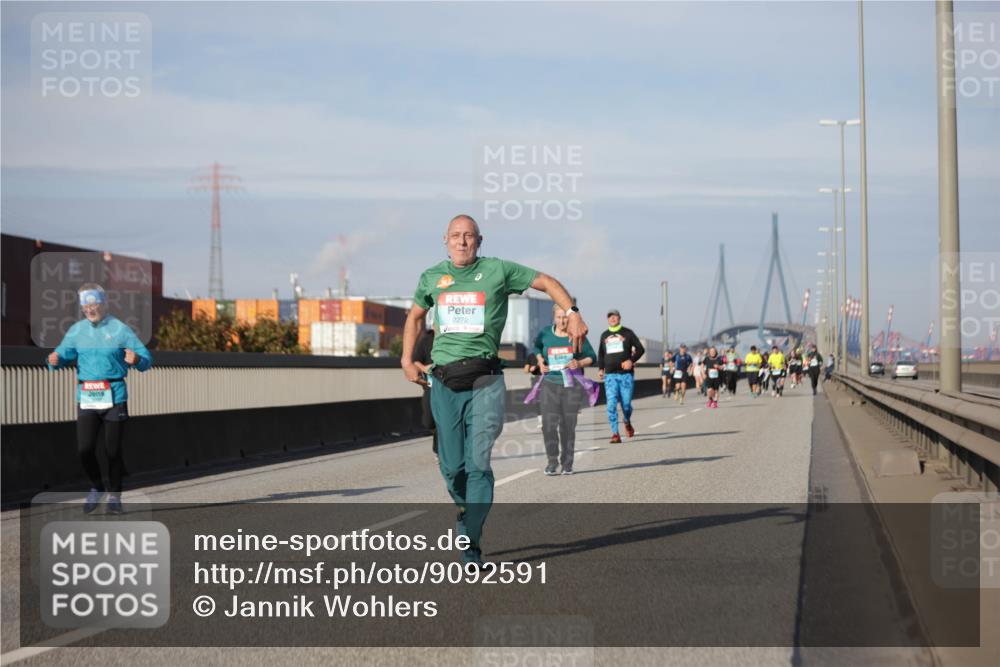 03.10.2025 - Köhlbrandbrückenlauf Jannik Wohlers http://msf.ph/oto/9092591 03.10.2025 10:11:46 Position 3 2272 meine-sportfotos.de