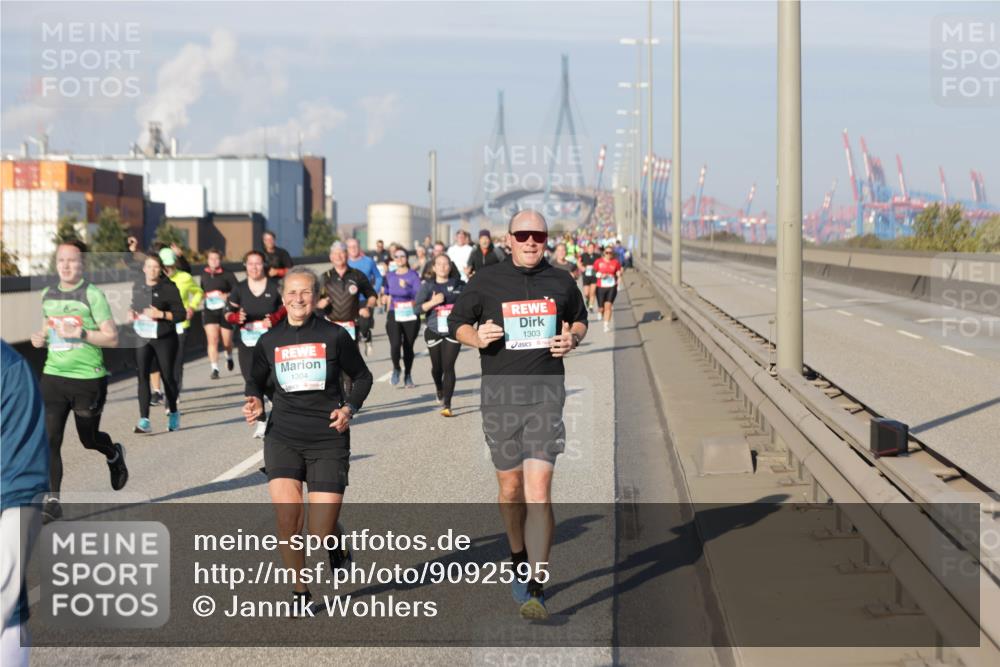 03.10.2025 - Köhlbrandbrückenlauf Jannik Wohlers http://msf.ph/oto/9092595 03.10.2025 10:00:08 Position 3 1304, 1303 meine-sportfotos.de
