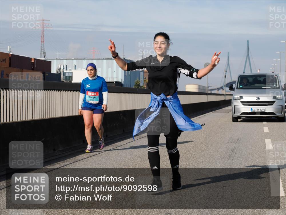 03.10.2025 - Köhlbrandbrückenlauf Fabian Wolf http://msf.ph/oto/9092598 03.10.2025 10:28:20 Position 3 3184, 3195 meine-sportfotos.de