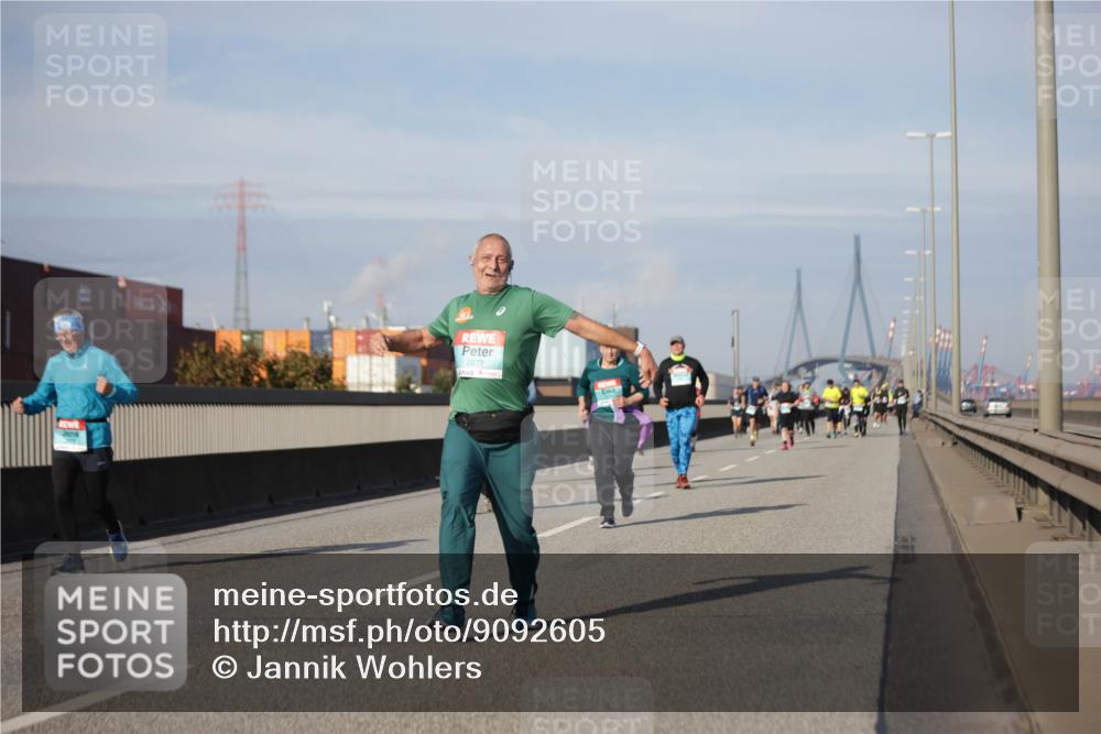 03.10.2025 - Köhlbrandbrückenlauf Jannik Wohlers http://msf.ph/oto/9092605 03.10.2025 10:11:47 Position 3 2272 meine-sportfotos.de