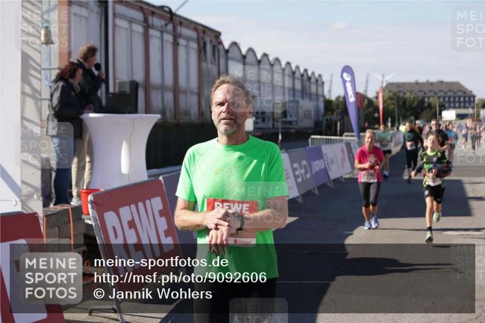 03.10.2025 - Köhlbrandbrückenlauf Jannik Wohlers http://msf.ph/oto/9092606 03.10.2025 13:20:02 Ziel 4433, 4721, 5037, 5175, 5328, 5456, 5481, 5656, 5657, 5658, 5841, 6068, 6414, 6567, 6568, 6589, 6649, 6663 meine-sportfotos.de