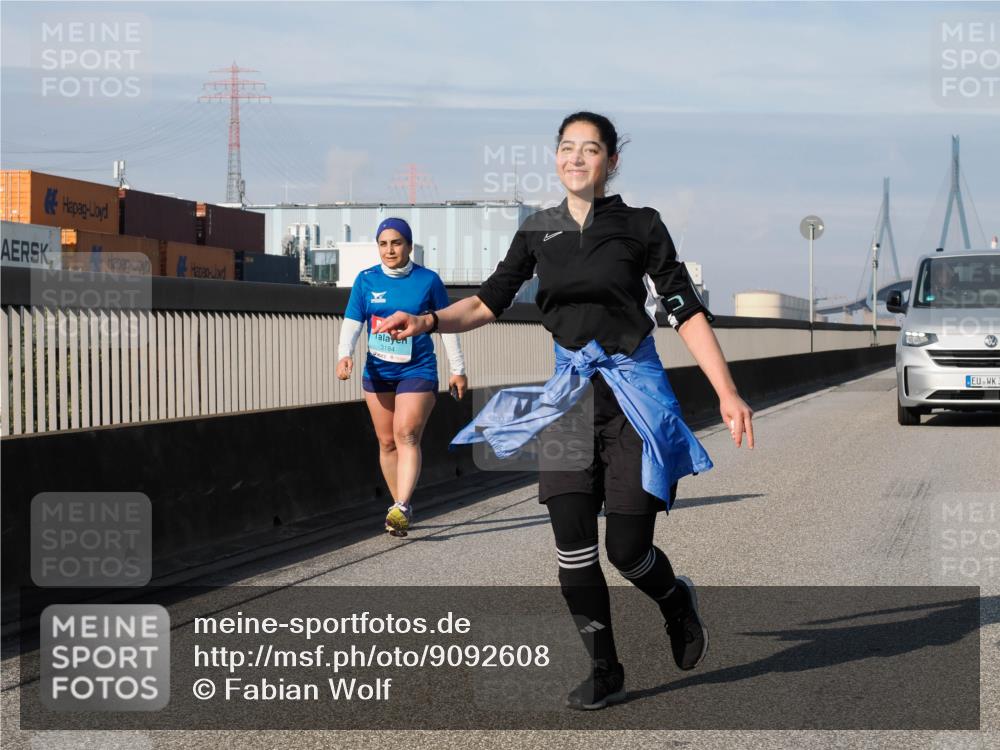 03.10.2025 - Köhlbrandbrückenlauf Fabian Wolf http://msf.ph/oto/9092608 03.10.2025 10:28:20 Position 3 3184 meine-sportfotos.de
