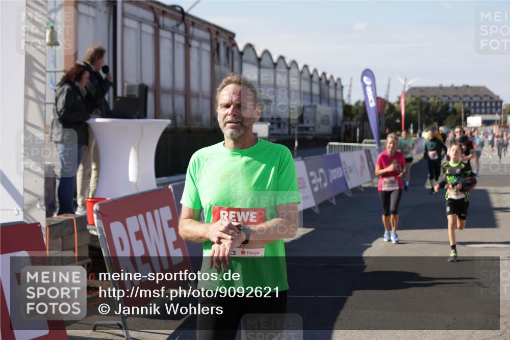 03.10.2025 - Köhlbrandbrückenlauf Jannik Wohlers http://msf.ph/oto/9092621 03.10.2025 13:20:02 Ziel 4433, 4721, 5037, 5175, 5328, 5456, 5481, 5656, 5657, 5658, 5841, 6068, 6414, 6567, 6568, 6589, 6649, 6663 meine-sportfotos.de