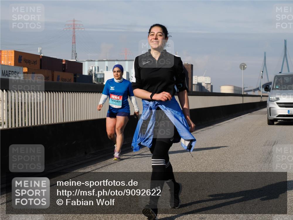 03.10.2025 - Köhlbrandbrückenlauf Fabian Wolf http://msf.ph/oto/9092622 03.10.2025 10:28:20 Position 3 3184 meine-sportfotos.de