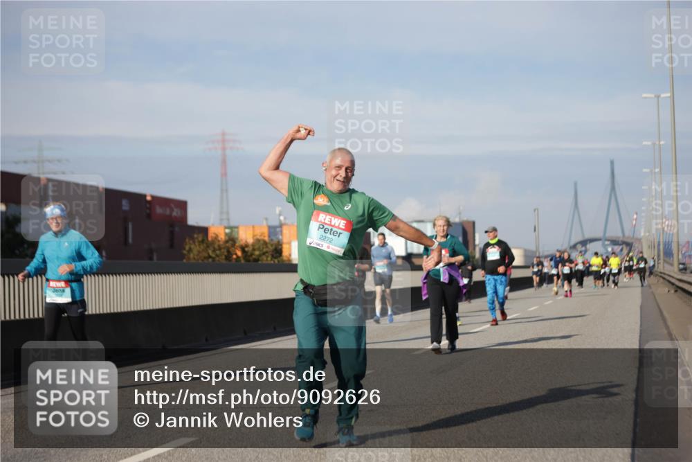 03.10.2025 - Köhlbrandbrückenlauf Jannik Wohlers http://msf.ph/oto/9092626 03.10.2025 10:11:47 Position 3 2272 meine-sportfotos.de
