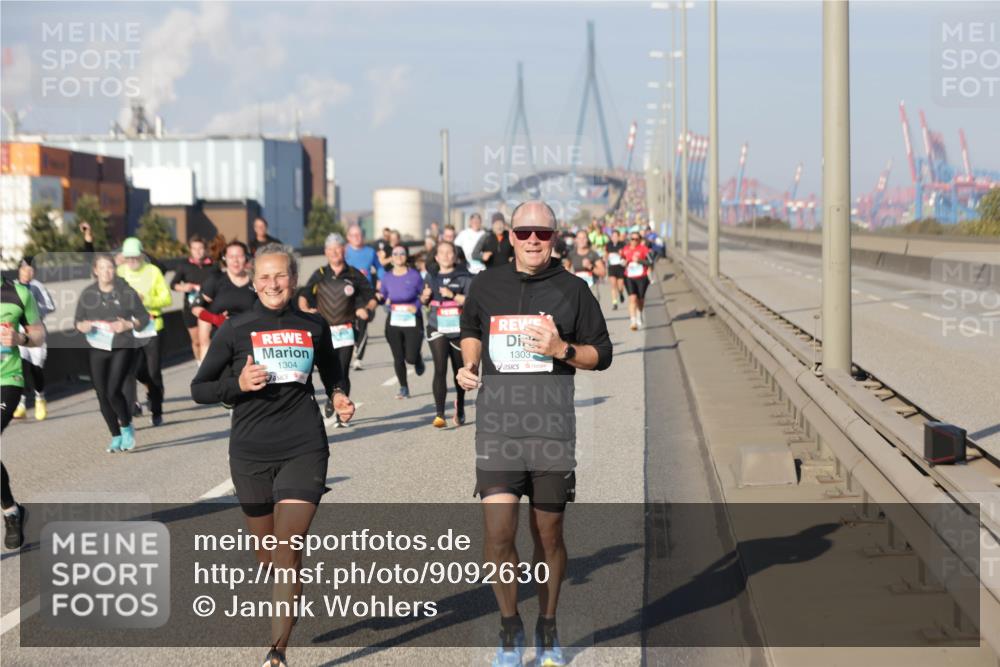 03.10.2025 - Köhlbrandbrückenlauf Jannik Wohlers http://msf.ph/oto/9092630 03.10.2025 10:00:08 Position 3 1304, 13037 meine-sportfotos.de