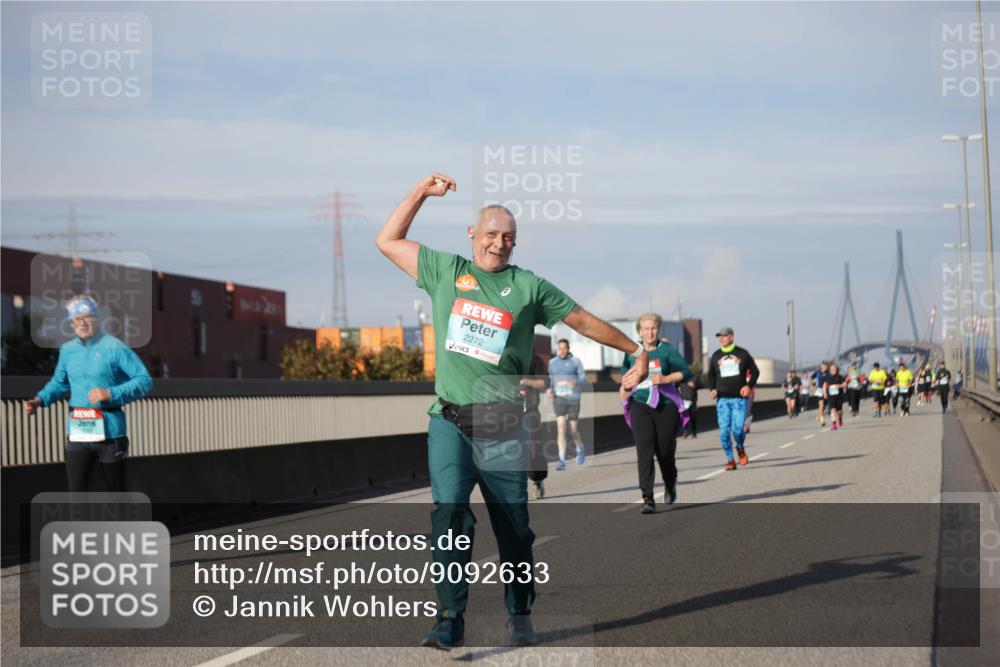 03.10.2025 - Köhlbrandbrückenlauf Jannik Wohlers http://msf.ph/oto/9092633 03.10.2025 10:11:47 Position 3 2272 meine-sportfotos.de