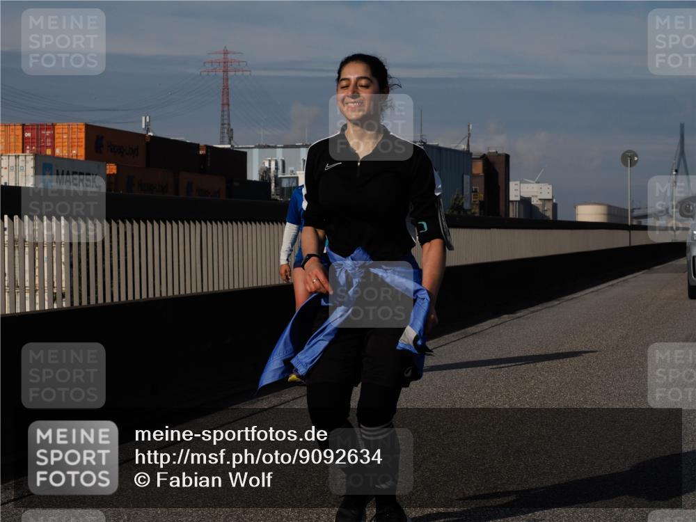 03.10.2025 - Köhlbrandbrückenlauf Fabian Wolf http://msf.ph/oto/9092634 03.10.2025 10:28:21 Position 3  meine-sportfotos.de