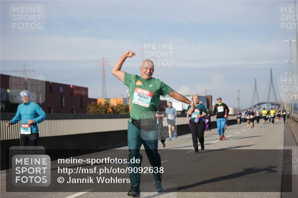 03.10.2025 - Köhlbrandbrückenlauf Jannik Wohlers http://msf.ph/oto/9092638 03.10.2025 10:11:47 Position 3 2272 meine-sportfotos.de