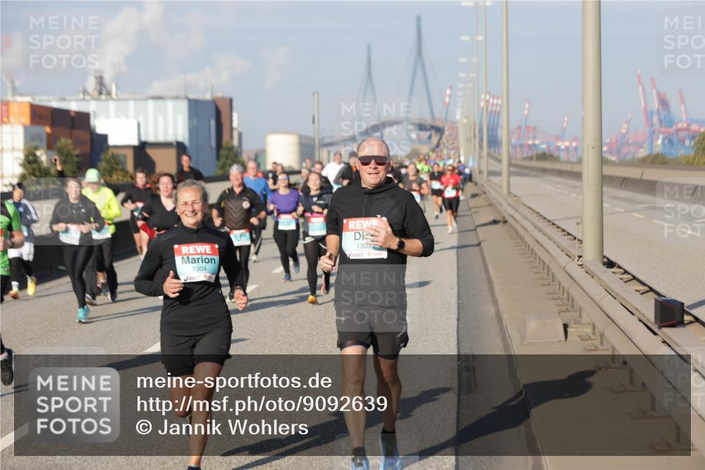 03.10.2025 - Köhlbrandbrückenlauf Jannik Wohlers http://msf.ph/oto/9092639 03.10.2025 10:00:08 Position 3 1304, 1303 meine-sportfotos.de