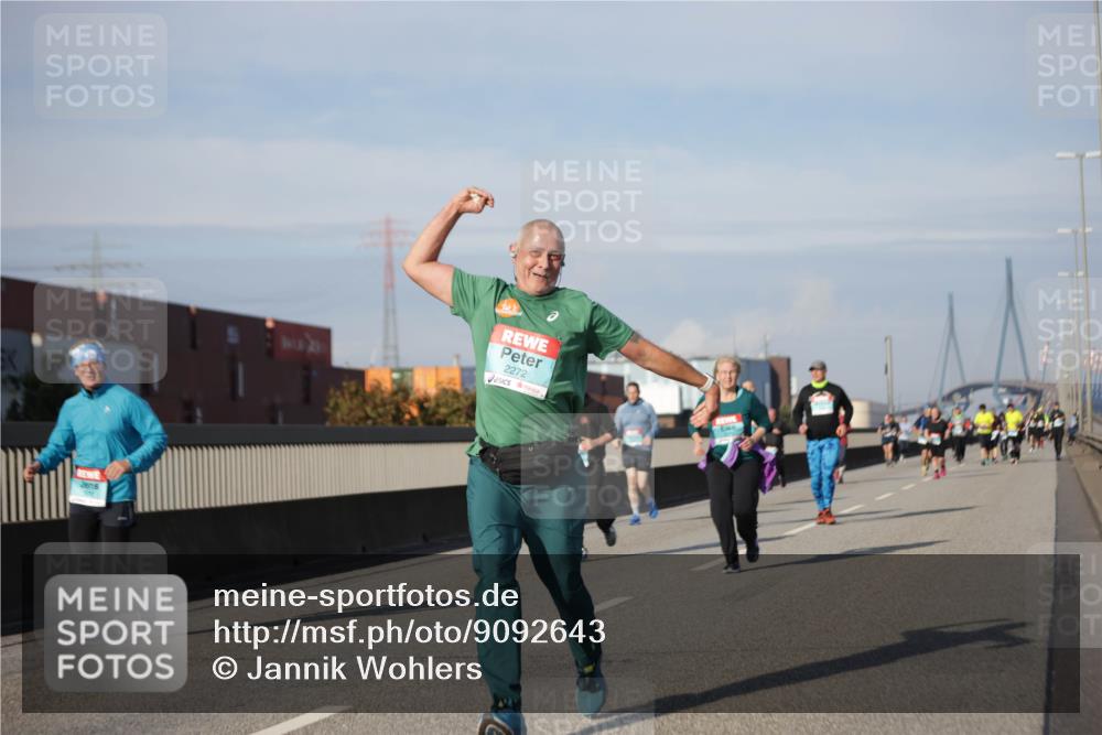 03.10.2025 - Köhlbrandbrückenlauf Jannik Wohlers http://msf.ph/oto/9092643 03.10.2025 10:11:47 Position 3 2272 meine-sportfotos.de