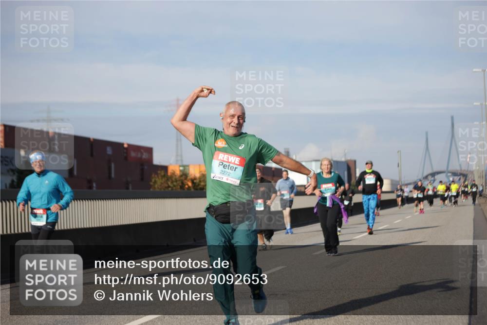 03.10.2025 - Köhlbrandbrückenlauf Jannik Wohlers http://msf.ph/oto/9092653 03.10.2025 10:11:47 Position 3 2272 meine-sportfotos.de