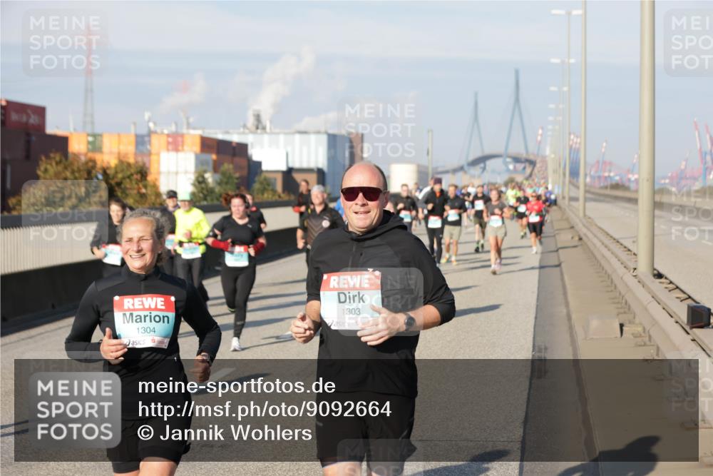03.10.2025 - Köhlbrandbrückenlauf Jannik Wohlers http://msf.ph/oto/9092664 03.10.2025 10:00:10 Position 3 1304, 1303 meine-sportfotos.de