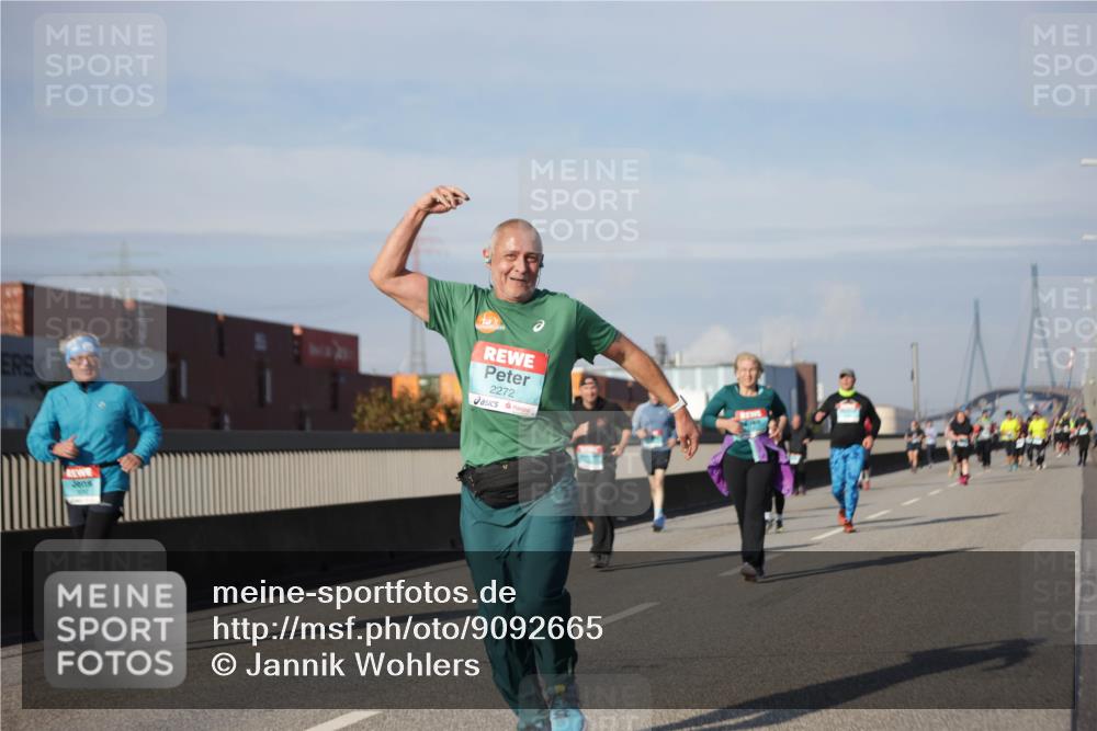 03.10.2025 - Köhlbrandbrückenlauf Jannik Wohlers http://msf.ph/oto/9092665 03.10.2025 10:11:48 Position 3 2272 meine-sportfotos.de