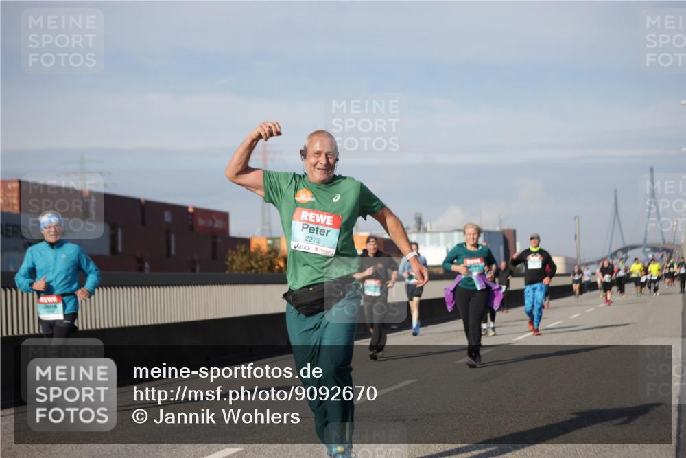 03.10.2025 - Köhlbrandbrückenlauf Jannik Wohlers http://msf.ph/oto/9092670 03.10.2025 10:11:48 Position 3 2272 meine-sportfotos.de