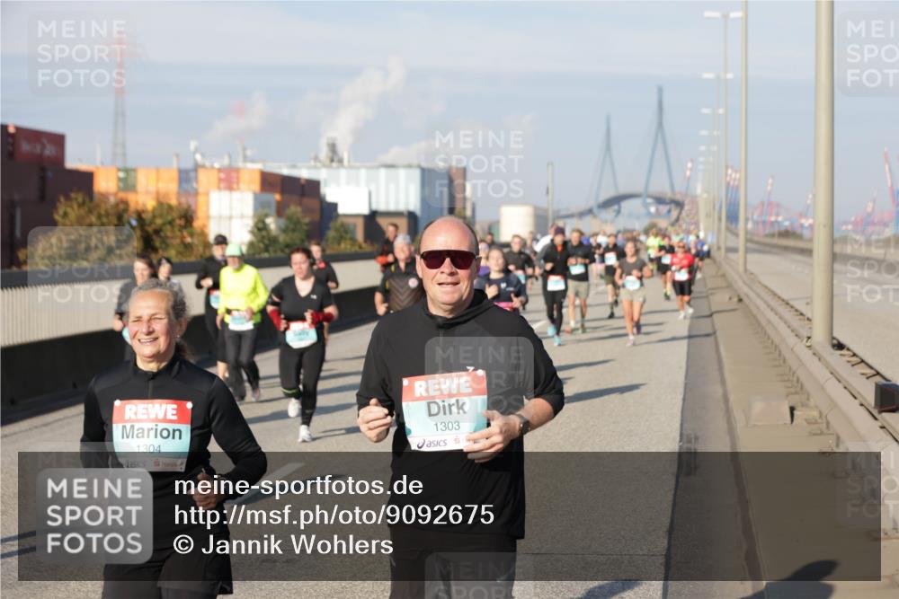 03.10.2025 - Köhlbrandbrückenlauf Jannik Wohlers http://msf.ph/oto/9092675 03.10.2025 10:00:10 Position 3 1304, 1303 meine-sportfotos.de