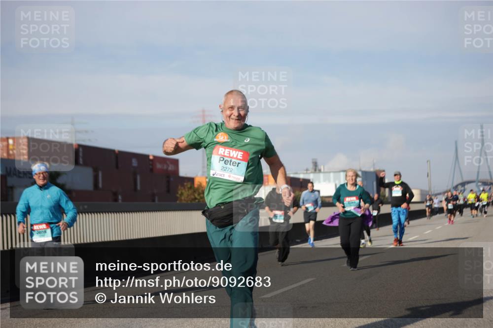 03.10.2025 - Köhlbrandbrückenlauf Jannik Wohlers http://msf.ph/oto/9092683 03.10.2025 10:11:48 Position 3 2272 meine-sportfotos.de