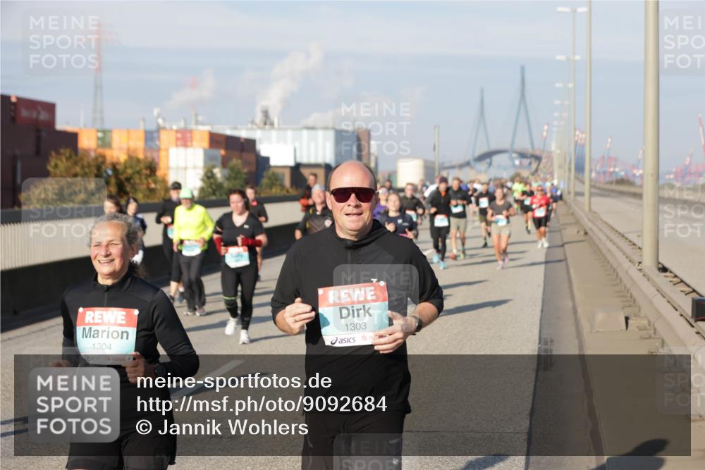 03.10.2025 - Köhlbrandbrückenlauf Jannik Wohlers http://msf.ph/oto/9092684 03.10.2025 10:00:10 Position 3 1304, 1303, 60 meine-sportfotos.de