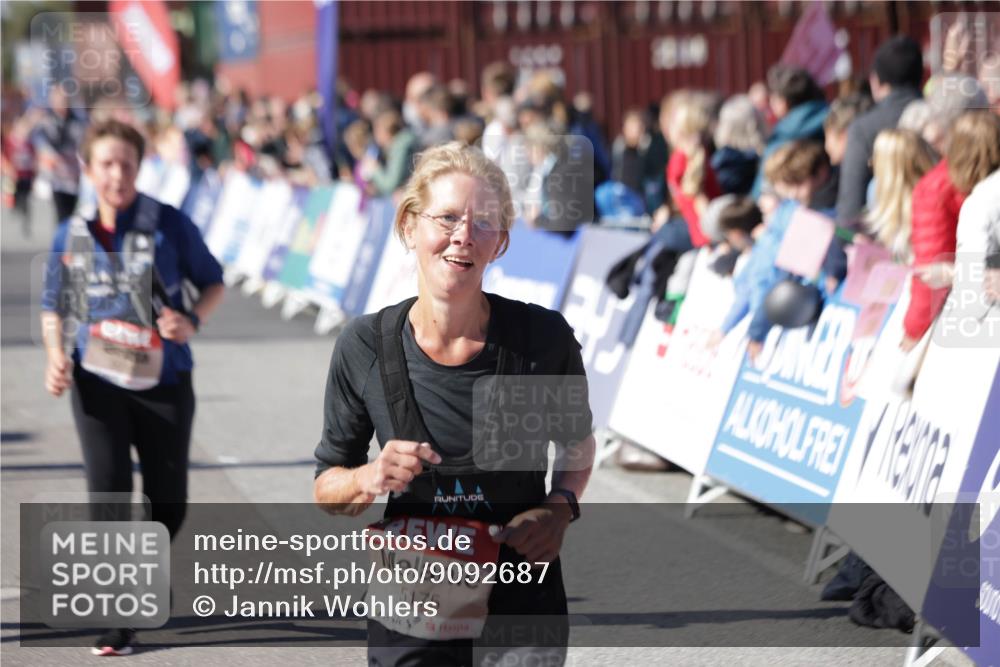 03.10.2025 - Köhlbrandbrückenlauf Jannik Wohlers http://msf.ph/oto/9092687 03.10.2025 13:20:04 Ziel 4433, 4721, 5037, 5175, 5328, 5456, 5481, 5656, 5657, 5658, 6068, 6414, 6567, 6568, 6589, 6649, 6663 meine-sportfotos.de