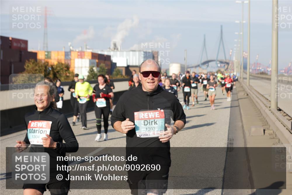 03.10.2025 - Köhlbrandbrückenlauf Jannik Wohlers http://msf.ph/oto/9092690 03.10.2025 10:00:10 Position 3 1304, 1303 meine-sportfotos.de