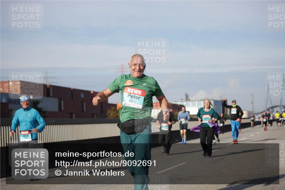 03.10.2025 - Köhlbrandbrückenlauf Jannik Wohlers http://msf.ph/oto/9092691 03.10.2025 10:11:48 Position 3 2272 meine-sportfotos.de