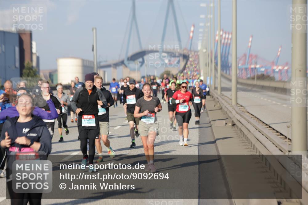 03.10.2025 - Köhlbrandbrückenlauf Jannik Wohlers http://msf.ph/oto/9092694 03.10.2025 10:00:11 Position 3 1634, 2499 meine-sportfotos.de