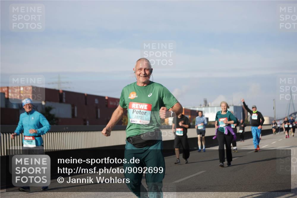 03.10.2025 - Köhlbrandbrückenlauf Jannik Wohlers http://msf.ph/oto/9092699 03.10.2025 10:11:48 Position 3 2272 meine-sportfotos.de