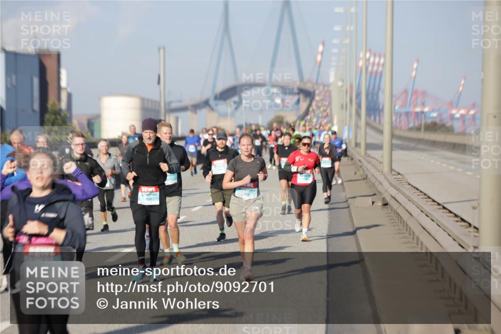 03.10.2025 - Köhlbrandbrückenlauf Jannik Wohlers http://msf.ph/oto/9092701 03.10.2025 10:00:11 Position 3  meine-sportfotos.de