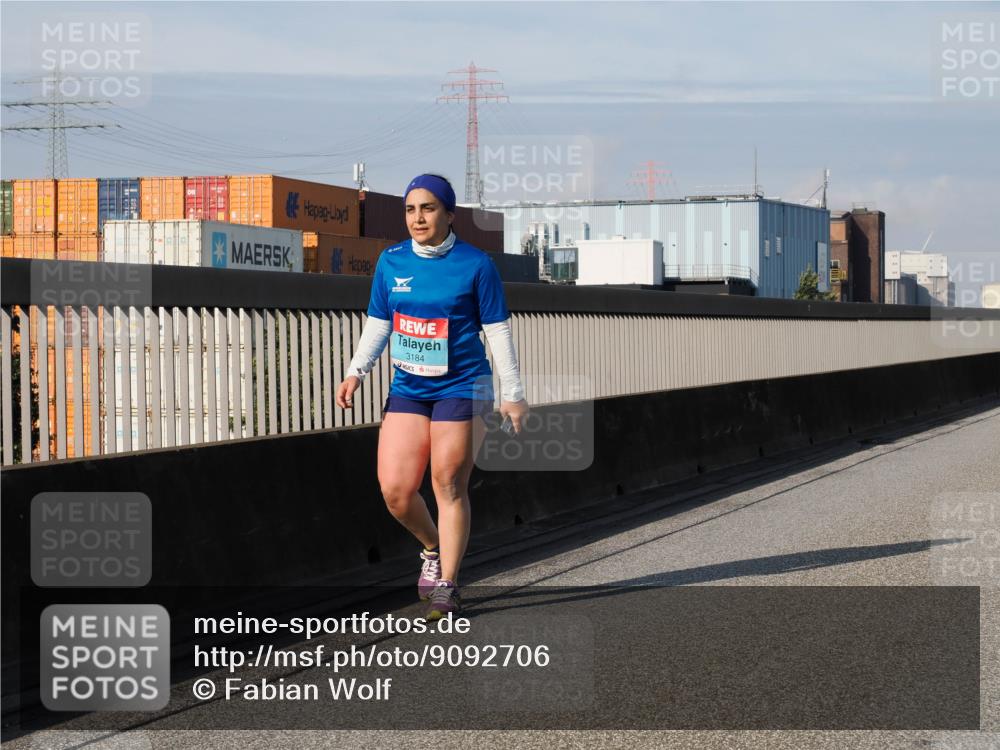 03.10.2025 - Köhlbrandbrückenlauf Fabian Wolf http://msf.ph/oto/9092706 03.10.2025 10:28:22 Position 3 3184 meine-sportfotos.de