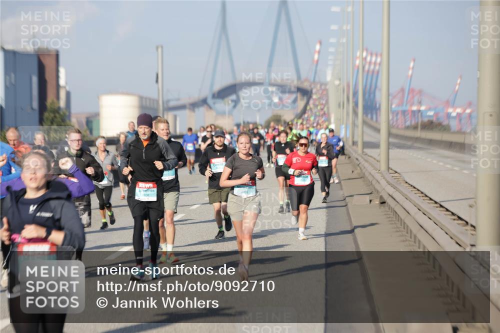 03.10.2025 - Köhlbrandbrückenlauf Jannik Wohlers http://msf.ph/oto/9092710 03.10.2025 10:00:11 Position 3 1634 meine-sportfotos.de